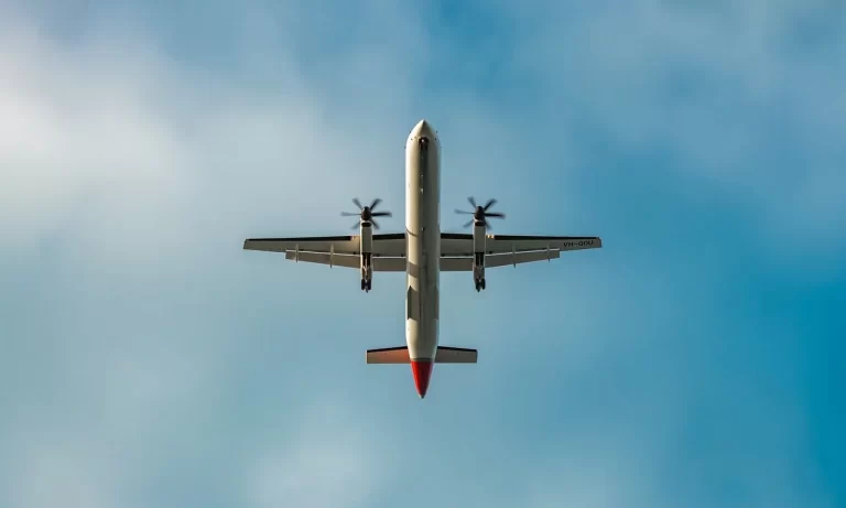How to find the best deals on flights and hotels