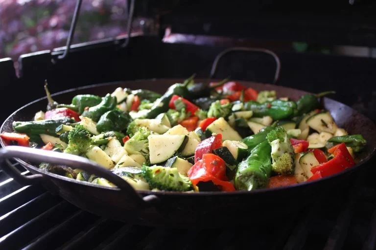 How to stay healthy while traveling: Expert advice on fitness and nutrition